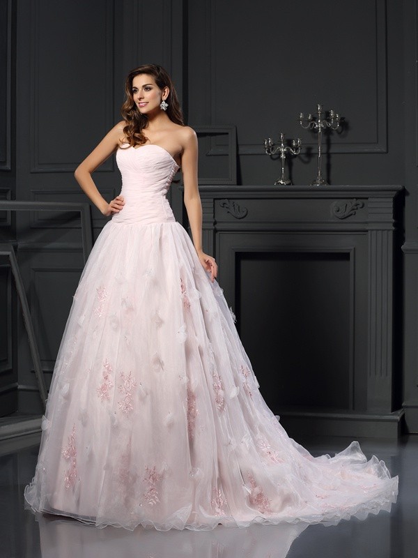 Ball Gown Sweetheart Ruffles Sleeveless Long Organza Wedding Dresses 1944