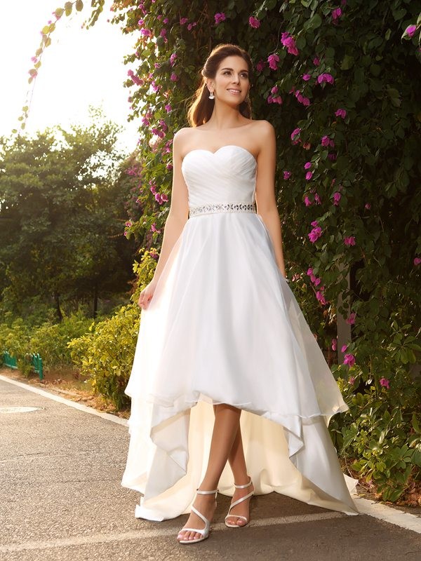 A-Line/Princess Sweetheart Beading Sleeveless High Low Organza Wedding Dresses 952