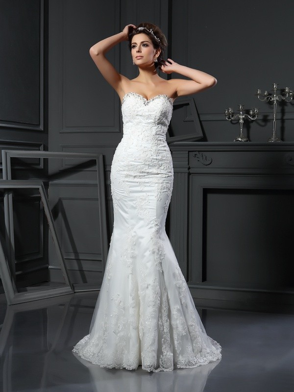 Sheath/Column Sweetheart Beading Sleeveless Long Net Wedding Dresses 1985