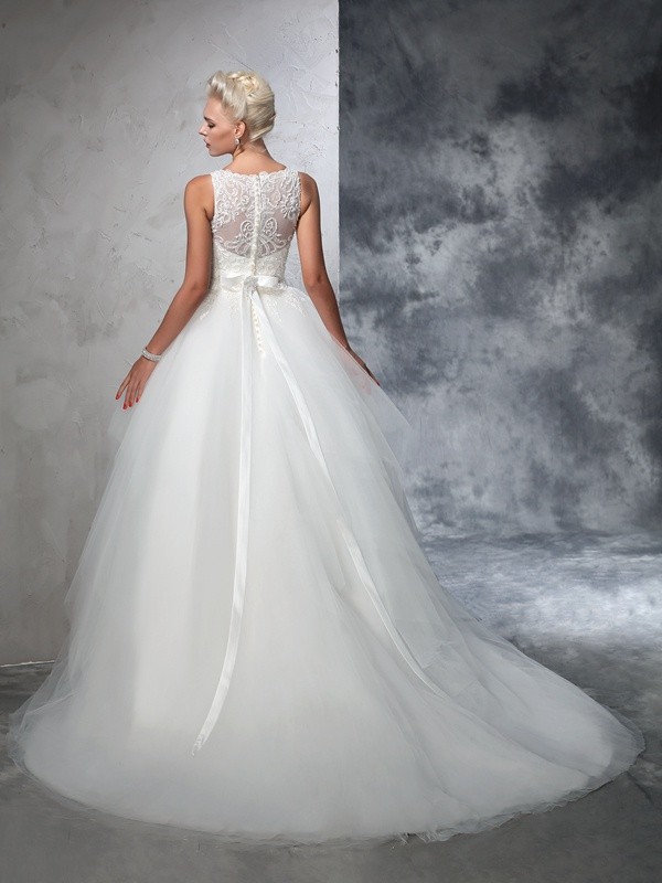 Ball Gown Bateau Applique Sleeveless Long Net Wedding Dresses 1880