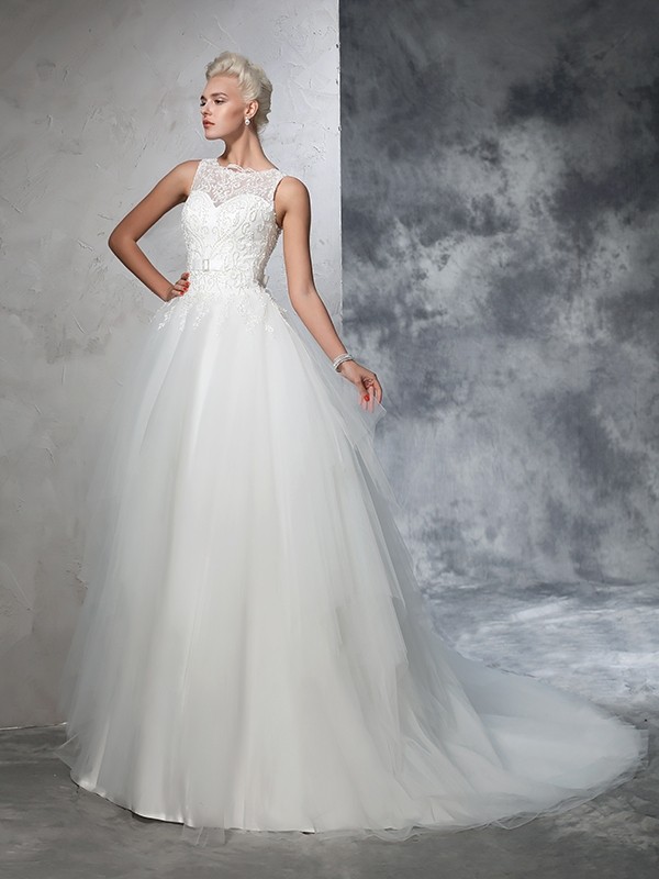 Ball Gown Bateau Applique Sleeveless Long Net Wedding Dresses 1880