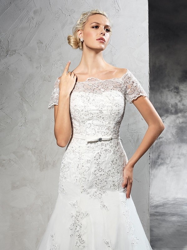 Sheath/Column Off-the-Shoulder Applique Short Sleeves Long Net Wedding Dresses 1961