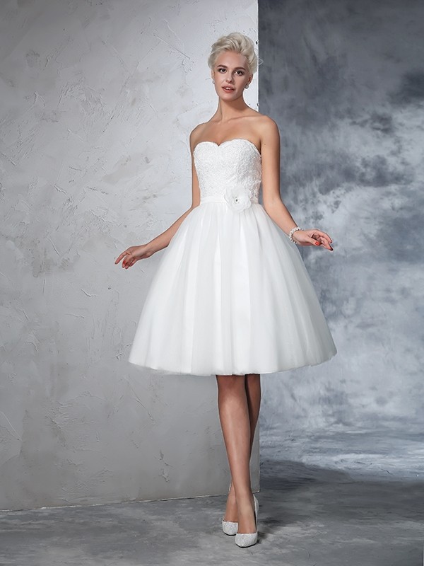 A-Line/Princess Sweetheart Hand-made Flower Sleeveless Short Net Wedding Dresses 1841