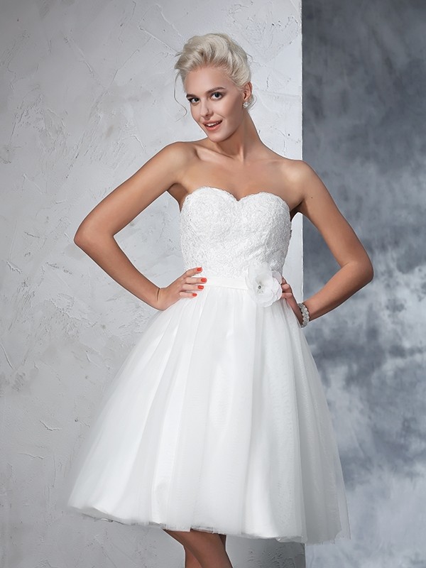 A-Line/Princess Sweetheart Hand-made Flower Sleeveless Short Net Wedding Dresses 1841