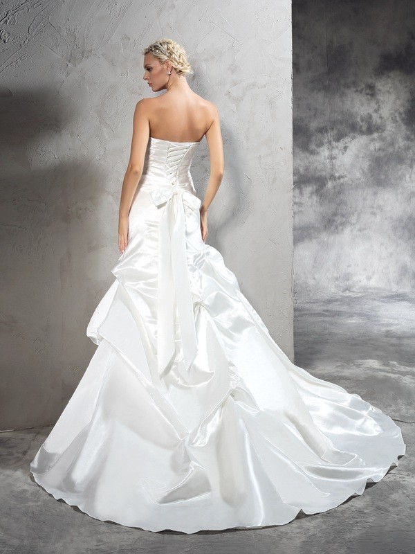 Sheath/Column Strapless Pleats Sleeveless Long Satin Wedding Dresses 2074