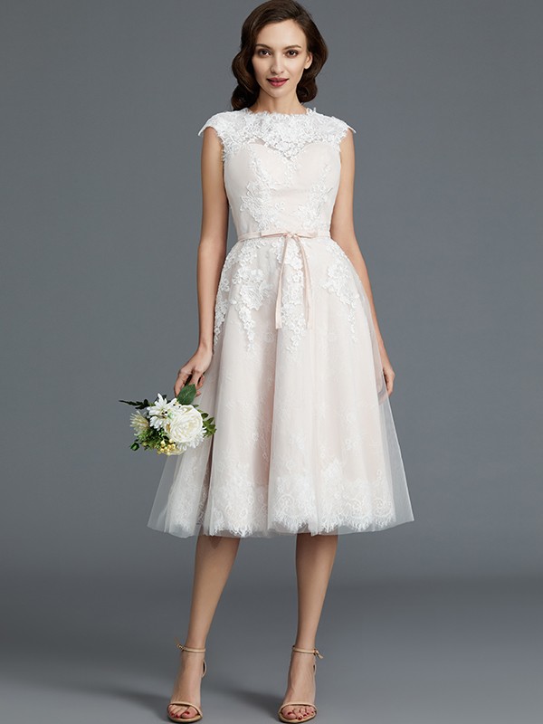 A-Line/Princess Sleeveless Bateau Knee-Length Tulle Wedding Dresses 893