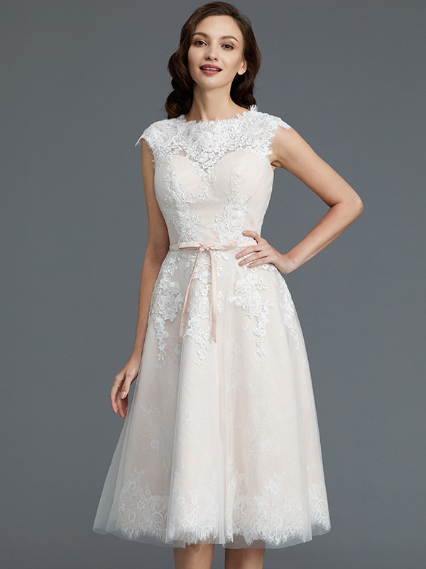 A-Line/Princess Sleeveless Bateau Knee-Length Tulle Wedding Dresses 893