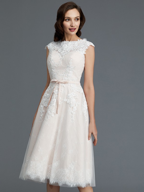 A-Line/Princess Sleeveless Bateau Knee-Length Tulle Wedding Dresses 893