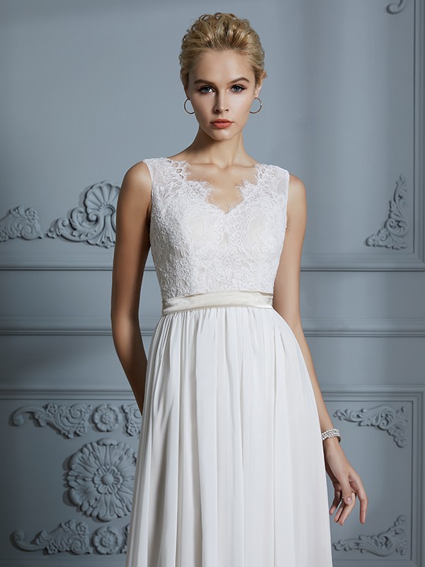 A-Line/Princess Sleeveless V-neck Chiffon Court Train Wedding Dresses 911