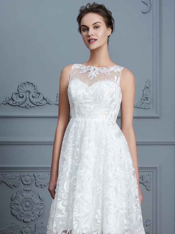 A-Line/Princess Scoop Sleeveless Asymmetrical Lace Wedding Dresses 878