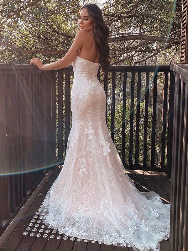 Trumpet/Mermaid Sweetheart Sleeveless Lace Applique Sweep/Brush Train Wedding Dresses 1693