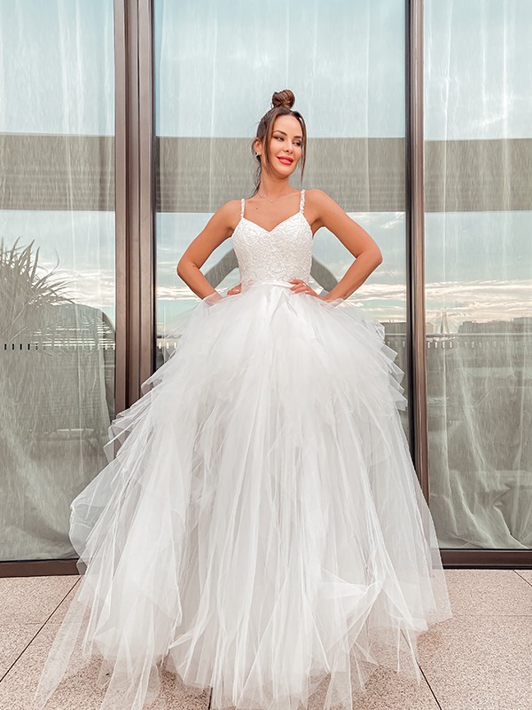 A-Line/Princess Sleeveless V-neck Tulle Ruched Floor-Length Wedding Dresses 919