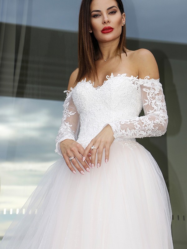 A-Line/Princess Long Sleeves Tulle Applique Off-the-Shoulder Court Train Wedding Dresses 753