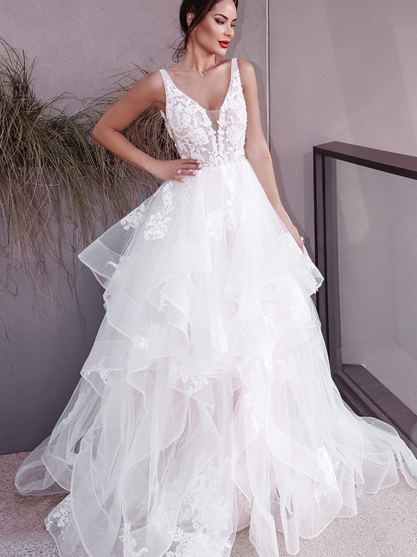 A-Line/Princess V-neck Applique Sleeveless Tulle Sweep/Brush Train Wedding Dresses 1126