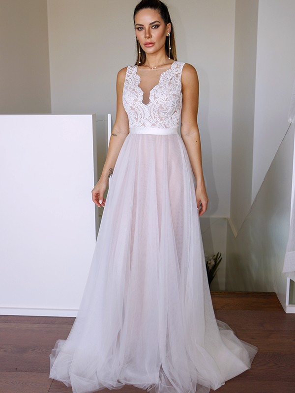 A-Line/Princess Tulle Lace Scoop Sleeveless Sweep/Brush Train Wedding Dresses 1061