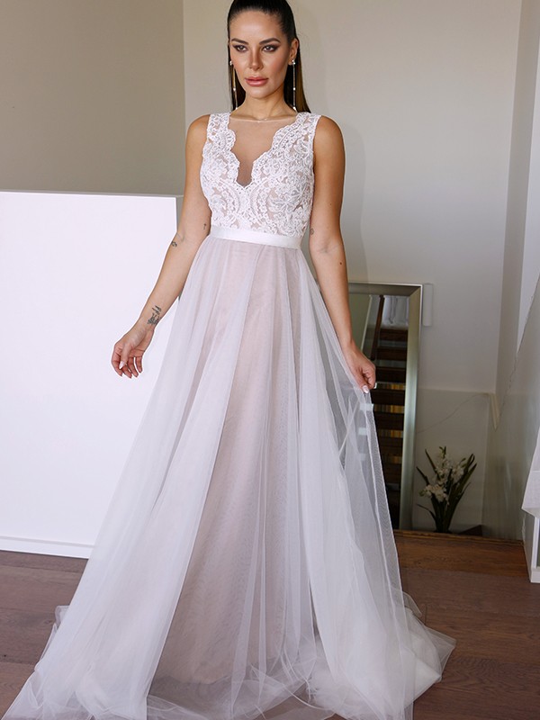 A-Line/Princess Tulle Lace Scoop Sleeveless Sweep/Brush Train Wedding Dresses 1061