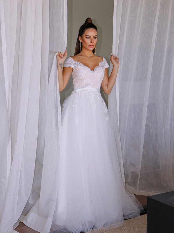A-Line/Princess Tulle V-neck Sleeveless Lace Floor-Length Wedding Dresses 1119