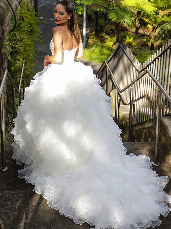 Ball Gown Organza Sleeveless Sequin Sweetheart Chapel Train Wedding Dresses 1220