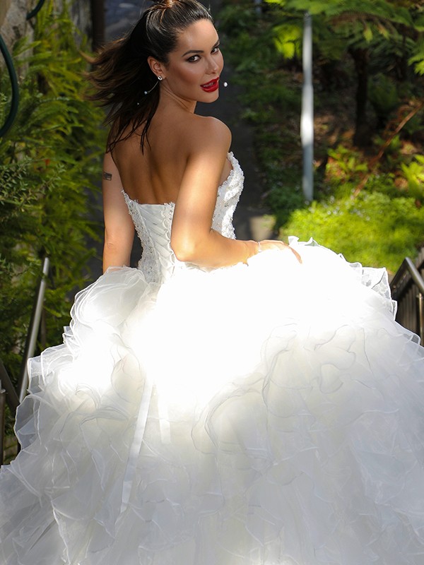 Ball Gown Organza Sleeveless Sequin Sweetheart Chapel Train Wedding Dresses 1220