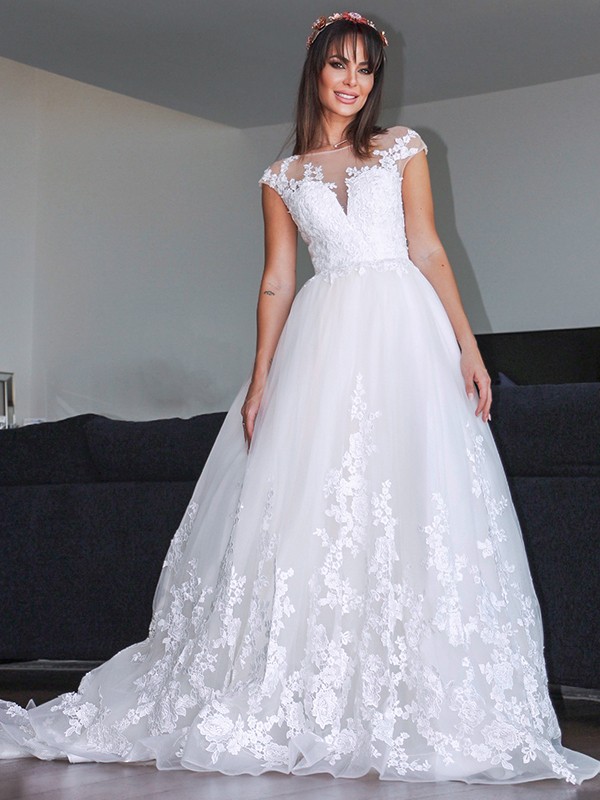 A-Line/Princess Tulle Applique V-neck Sleeveless Court Train Wedding Dresses 1018