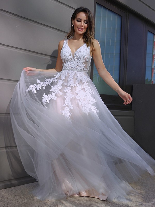 A-Line/Princess V-neck Tulle Sleeveless Applique Sweep/Brush Train Wedding Dresses 1164