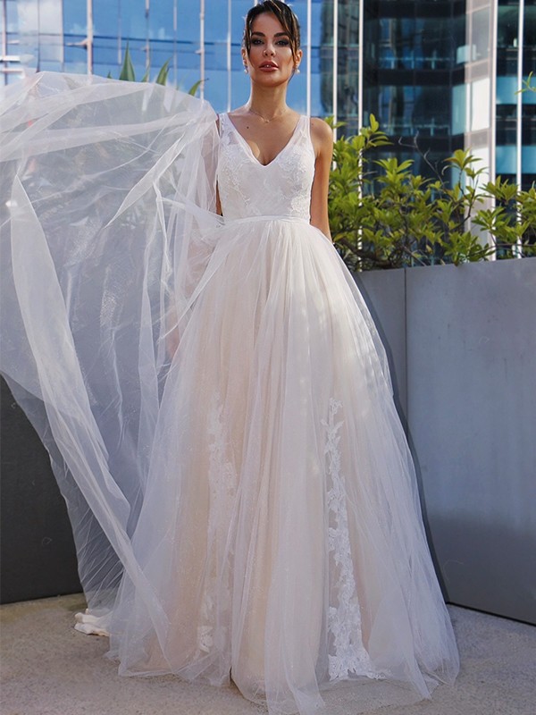 A-Line/Princess Tulle V-neck Applique Sleeveless Sweep/Brush Train Wedding Dresses 1111