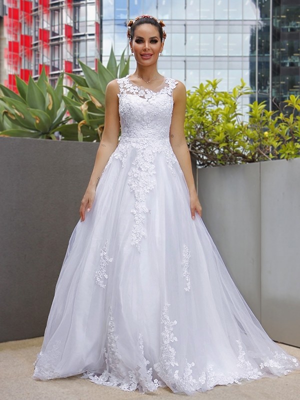 A-Line/Princess Sleeveless Tulle Lace Scoop Sweep/Brush Train Wedding Dresses 905