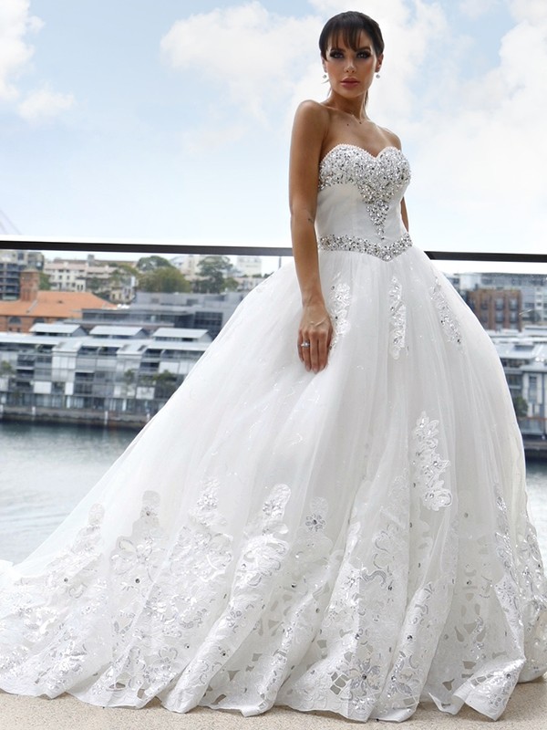 Ball Gown Tulle Sweetheart Applique Sleeveless Cathedral Train Wedding Dresses 1318