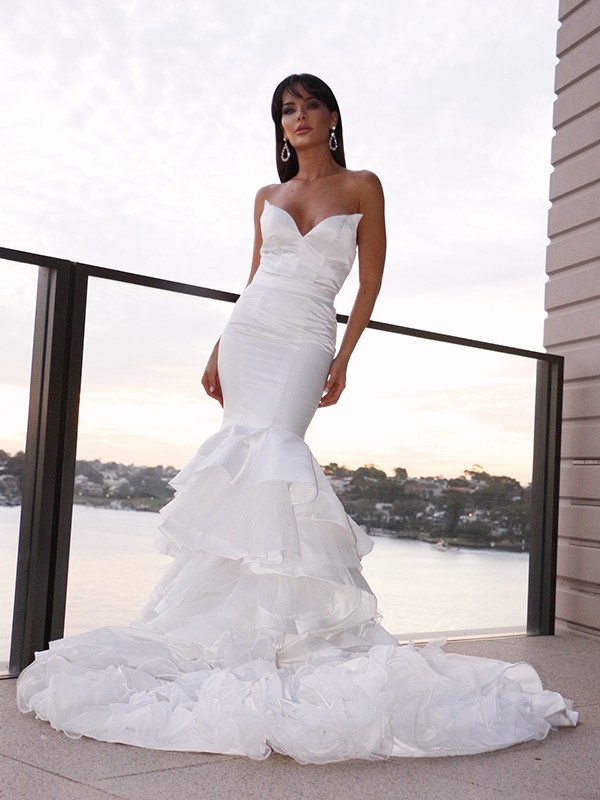 Trumpet/Mermaid Satin Sweetheart Sleeveless Layers Sweep/Brush Train Wedding Dresses 1624