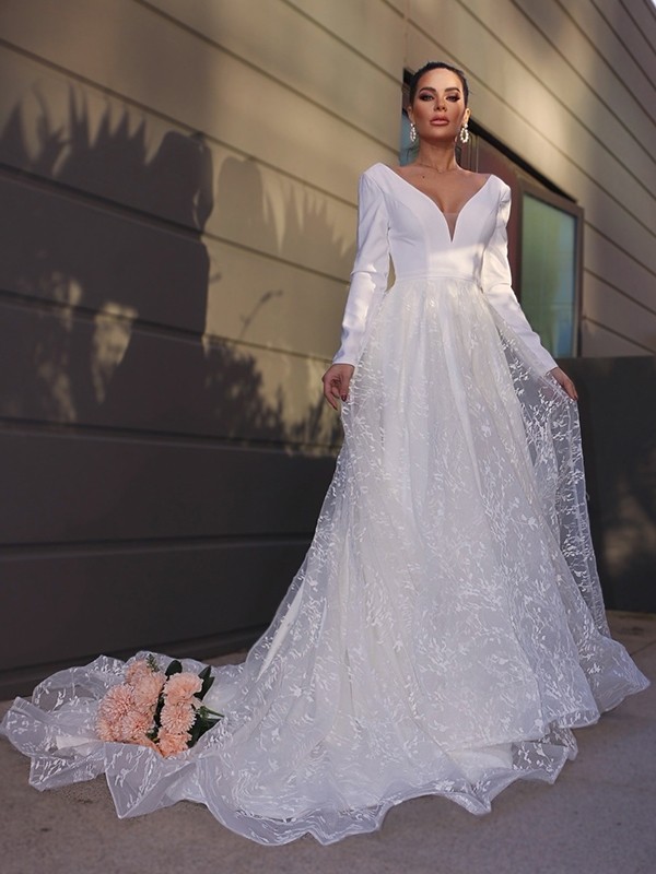 A-Line/Princess V-neck Long Sleeves Lace Applique Sweep/Brush Train Wedding Dresses 1135