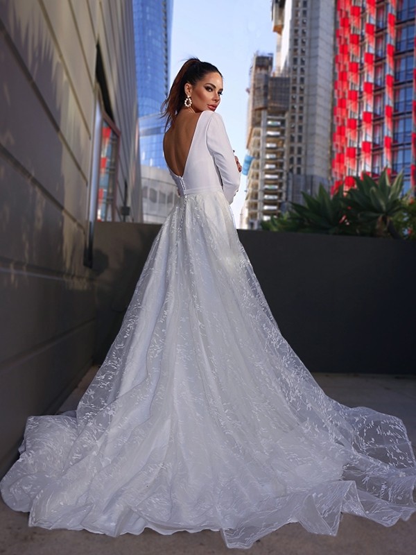 A-Line/Princess V-neck Long Sleeves Lace Applique Sweep/Brush Train Wedding Dresses 1135