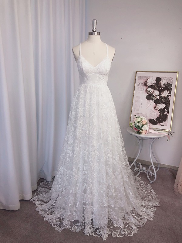 A-Line/Princess Lace Applique V-neck Sleeveless Sweep/Brush Train Wedding Dresses 710