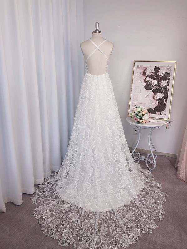 A-Line/Princess Lace Applique V-neck Sleeveless Sweep/Brush Train Wedding Dresses 710