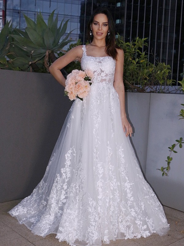 A-Line/Princess Lace Applique Square Sleeveless Sweep/Brush Train Wedding Dresses 701