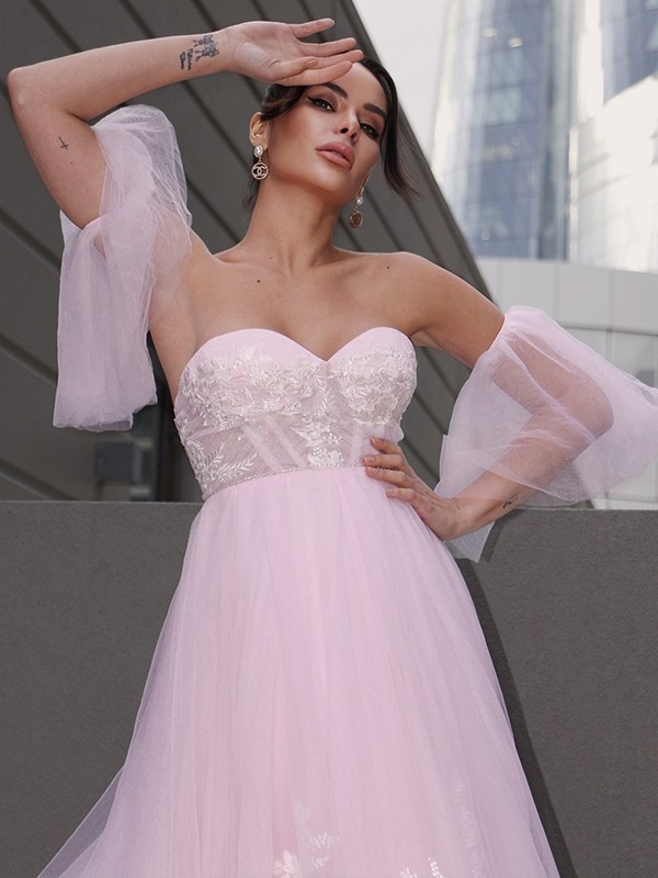 A-Line/Princess Tulle Applique Sweetheart Short Sleeves Court Train Wedding Dresses 1002