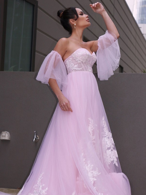 A-Line/Princess Tulle Applique Sweetheart Short Sleeves Court Train Wedding Dresses 1002