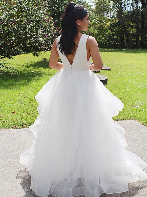 Ball Gown Organza Ruffles V-neck Sleeveless Floor-Length Wedding Dresses 1219