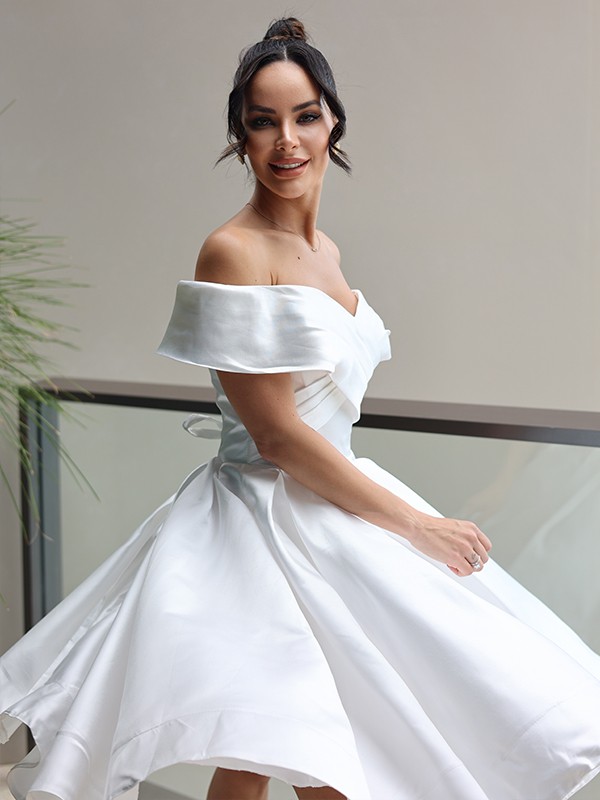 A-Line/Princess Satin Ruffles Off-the-Shoulder Sleeveless Knee-Length Wedding Dresses 831