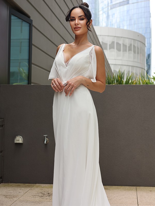 A-Line/Princess Chiffon Ruched V-neck Sleeveless Sweep/Brush Train Wedding Dresses 664