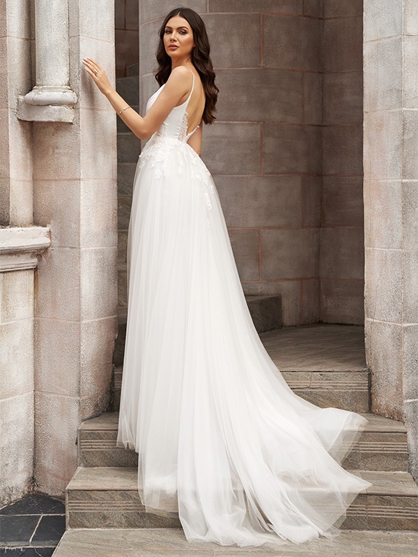 A-Line/Princess V-neck Tulle Sleeveless Applique Sweep/Brush Train Wedding Dresses 1166