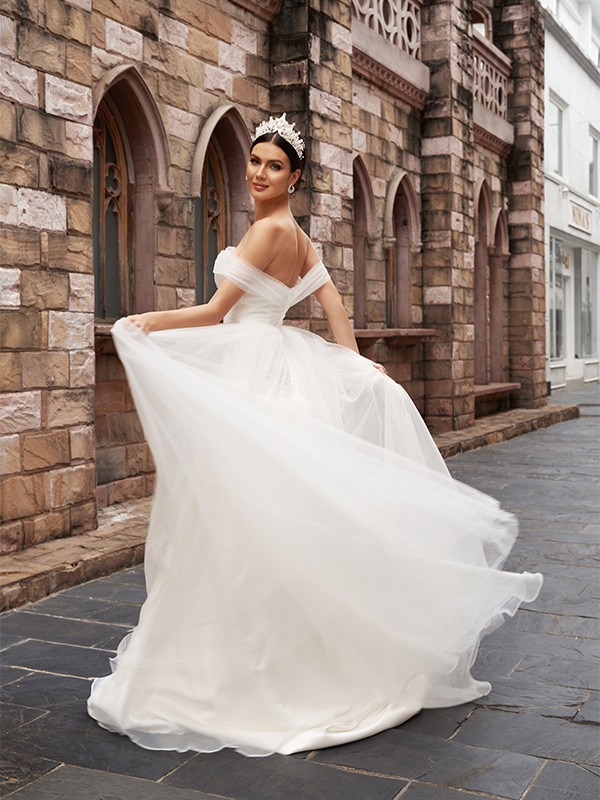 A-Line/Princess Tulle Sleeveless Off-the-Shoulder Ruched Sweep/Brush Train Wedding Dresses 1105