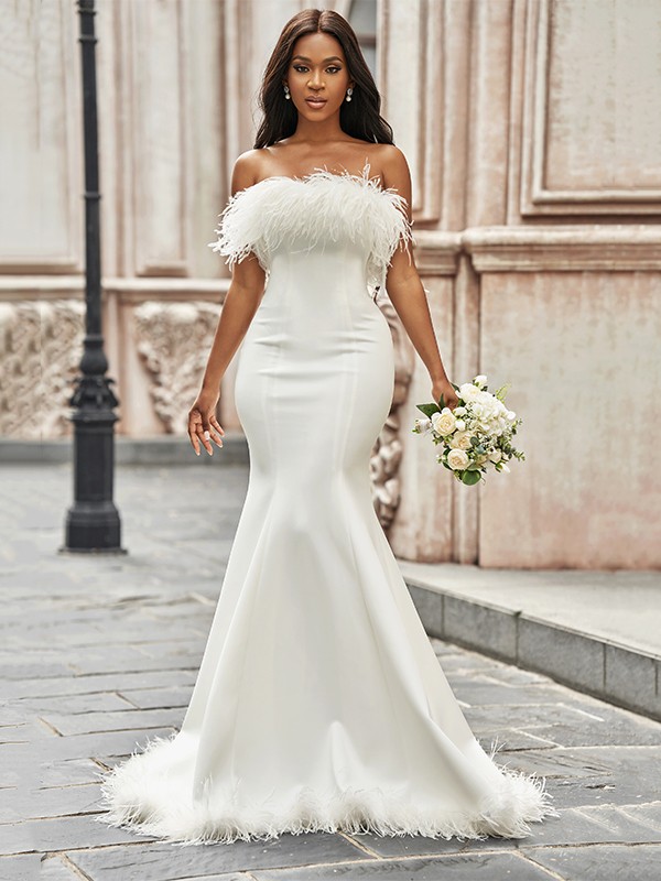 Trumpet/Mermaid Strapless Stretch Crepe Feathers/Fur Sleeveless Sweep/Brush Train Wedding Dresses 1674