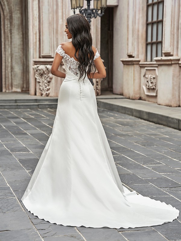 A-Line/Princess Scoop Satin Lace Sleeveless Chapel Train Wedding Dresses 875