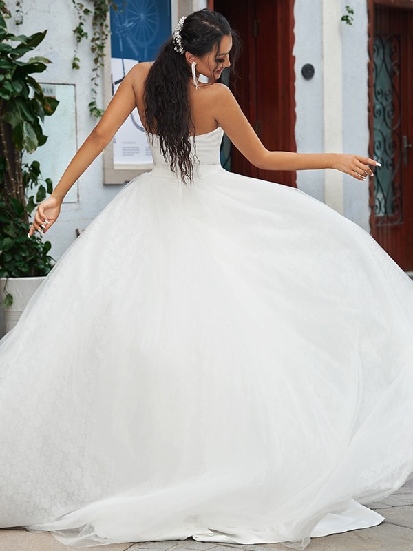 A-Line/Princess Lace Ruffles Sweetheart Sleeveless Sweep/Brush Train Wedding Dresses 732