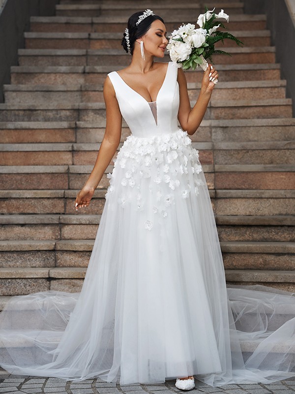 A-Line/Princess Tulle Applique V-neck Sleeveless Sweep/Brush Train Wedding Dresses 1029