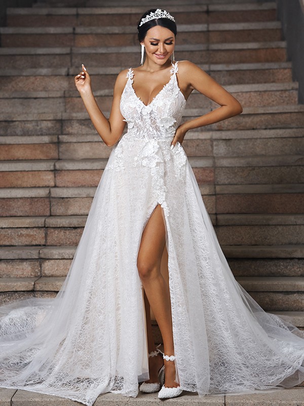 A-Line/Princess Lace Applique V-neck Sleeveless Sweep/Brush Train Wedding Dresses 713