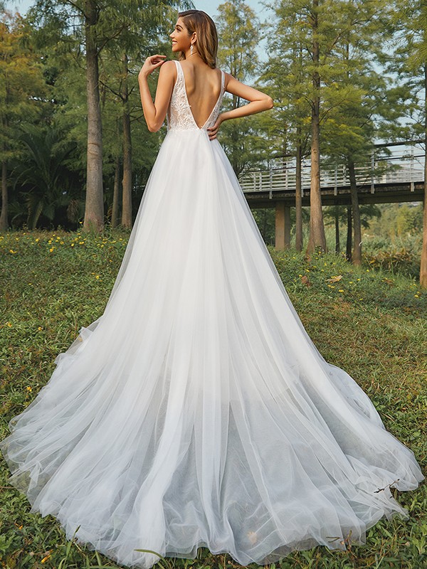 A-Line/Princess Tulle Applique V-neck Sleeveless Sweep/Brush Train Wedding Dresses 1031