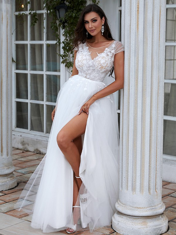 A-Line/Princess Lace Applique Scoop Short Sleeves Sweep/Brush Train Wedding Dresses 695