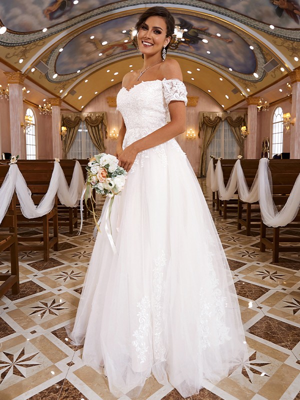 A-Line/Princess Lace Applique Off-the-Shoulder Short Sleeves Sweep/Brush Train Wedding Dresses 691