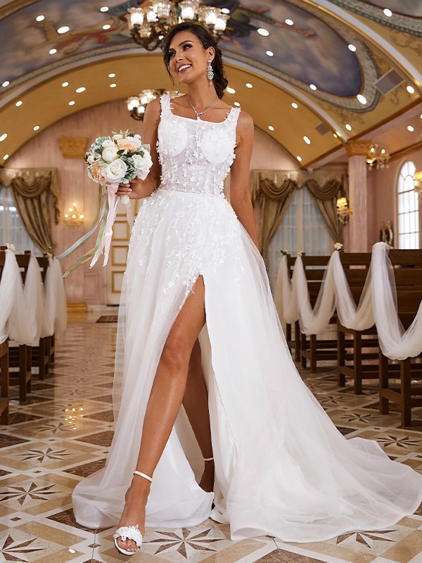 A-Line/Princess Organza Applique Straps Sleeveless Sweep/Brush Train Wedding Dresses 769